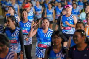 BIB: 4150, 1016, 11021, 14777, 151981
                            <button type="button" onclick="openModal(23107316)" class="btn btn-primary btn-sm float-right btn-popup" data-toggle="modal" data-target=".modal-high-quality">
                        <i class="fas fa-shopping-cart"></i> Add to Cart
                    </button>
                                            <button type="button" onclick="isThisMe(23107316, true)" class="btn btn-success btn-sm float-right btn-popup btn-isme hidden" data-toggle="tooltip" data-placement="bottom" title="นี่คือรูปของคุณใช่ไหม คลิกที่นี่เพื่อเอาเข้าอัลบั้ม">
                        <i class="fas fa-plus"></i> Add to album
                    </button>
                    <button type="button" onclick="isThisMe(23107316, false)" class="btn btn-warning btn-sm float-right btn-popup btn-isnotme hidden">
                        <i class="fas fa-ban"></i> Remove from album
                    </button>